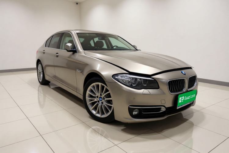 Used BMW 5 Series 2017 525Li Luxury Design Package Front Right 45 Deg