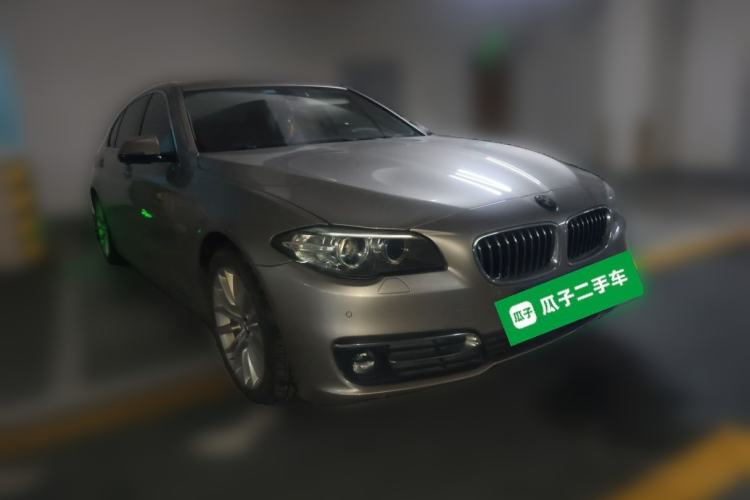 Used BMW 5 Series 2017 525Li Luxury Design Package Front Right 45 Deg