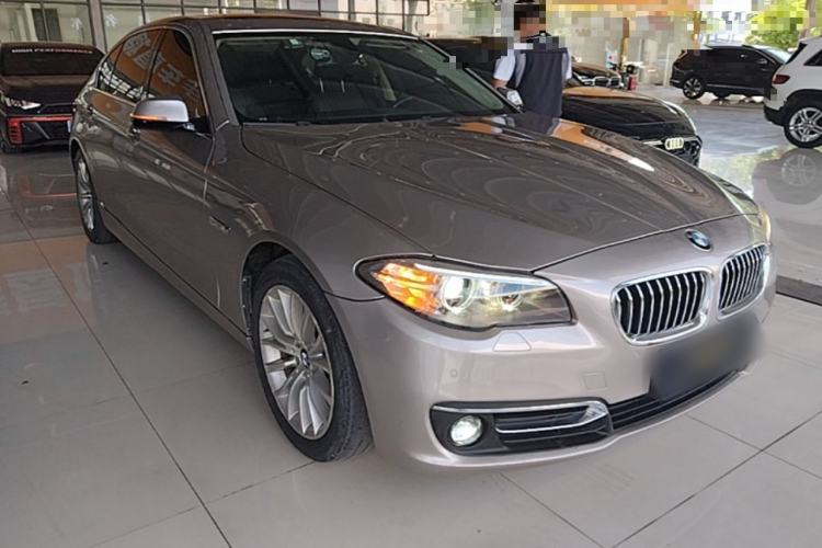 Used BMW 5 Series 2017 525Li Luxury Design Package Front Right 45 Deg