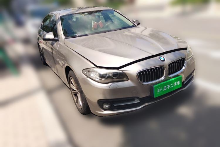 Used BMW 5 Series 2017 520Li Elegant Edition Front Right 45 Deg