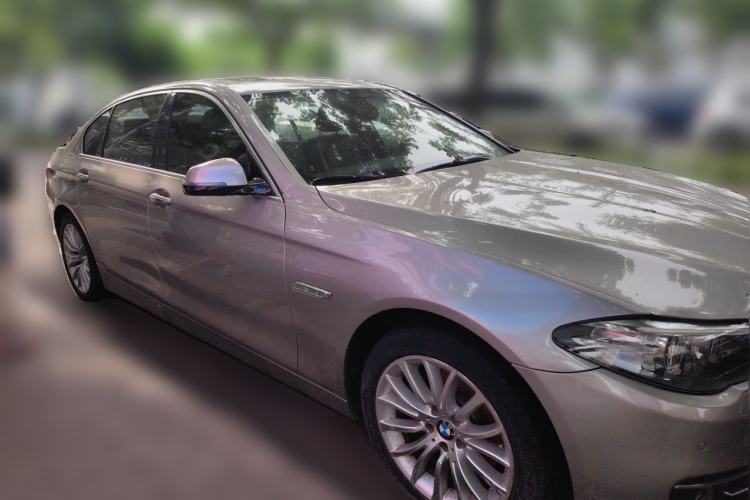 Used BMW 5 Series 2017 525Li Luxury Design Package Front Right 45 Deg