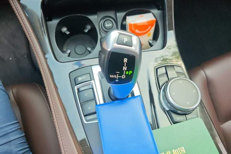 Used BMW 5 Series 2017 525Li Luxury Design Package Gear Lever