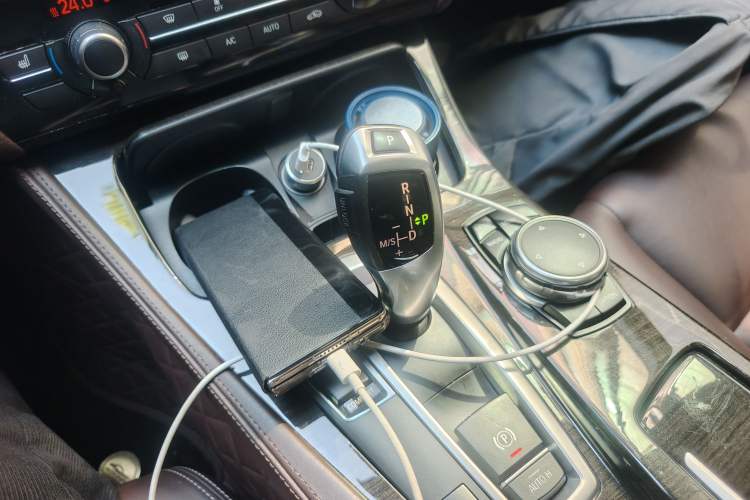 Used BMW 5 Series 2017 525Li Luxury Design Package Gear Lever