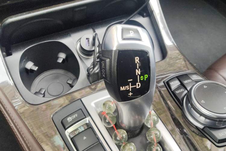 Used BMW 5 Series 2017 525Li Luxury Design Package Gear Lever
