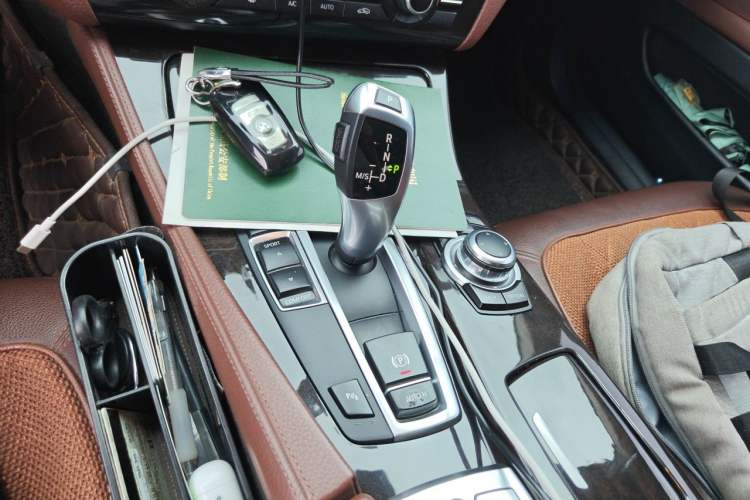 Used BMW 5 Series 2017 525Li Leading Model Gear Lever