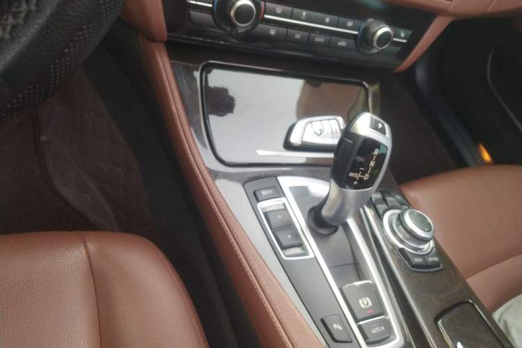 Used BMW 5 Series 2017 525Li Leading Model Gear Lever