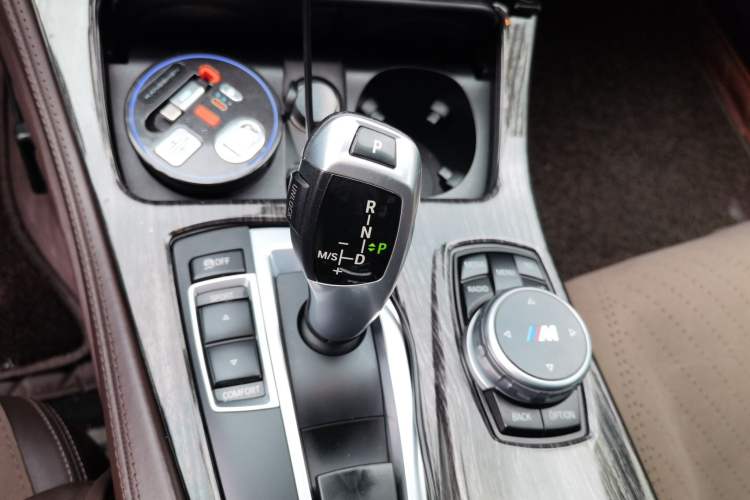 Used BMW 5 Series 2017 525Li Luxury Design Package Gear Lever