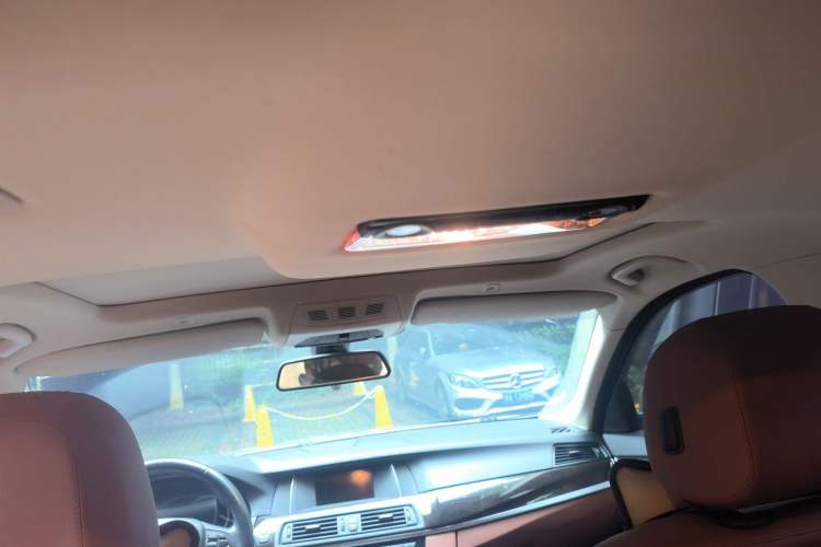 Used BMW 5 Series 2017 525Li Leading Model Headliner
