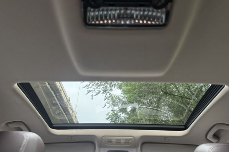 Used BMW 5 Series 2017 525Li Luxury Design Package Headliner