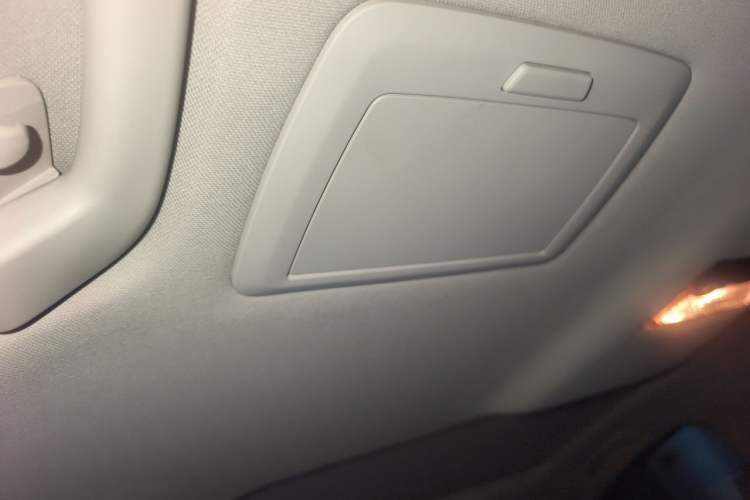 Used BMW 5 Series 2017 525Li Luxury Design Package Headliner