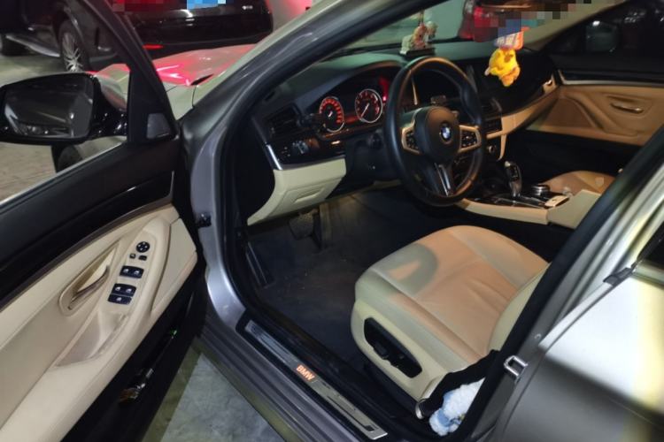 Used BMW 5 Series 2017 525Li Luxury Design Package Interior 3