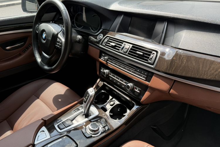 Used BMW 5 Series 2017 525Li Leading Model Interior 4