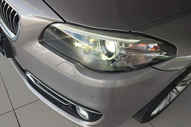 Used BMW 5 Series 2017 525Li Luxury Design Package Left Front Headlight