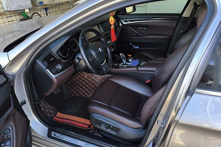 Used BMW 5 Series 2017 525Li Luxury Design Package Left Front Seat