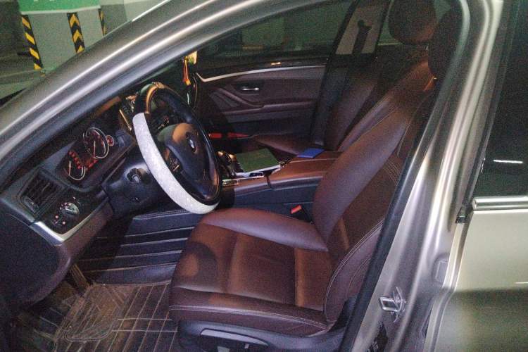 Used BMW 5 Series 2017 525Li Luxury Design Package Left Front Seat