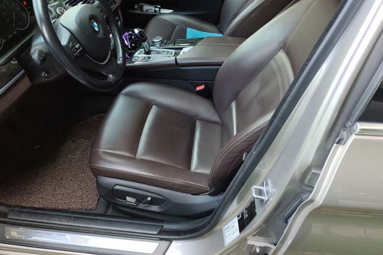 Used BMW 5 Series 2017 525Li Luxury Design Package Left Front Seat