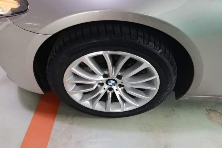 Used BMW 5 Series 2017 525Li Luxury Design Package Left Front Wheel Hub