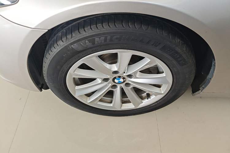 Used BMW 5 Series 2017 520Li Elegant Edition Left Front Wheel Hub