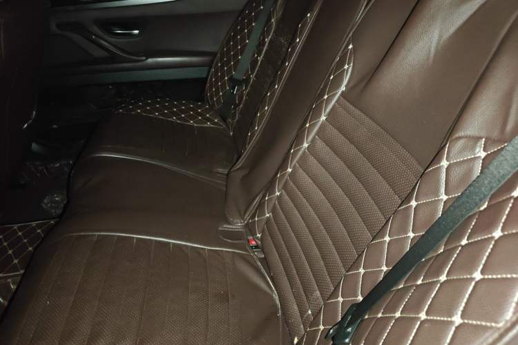 Used BMW 5 Series 2017 525Li Luxury Design Package Left Rear Seat
