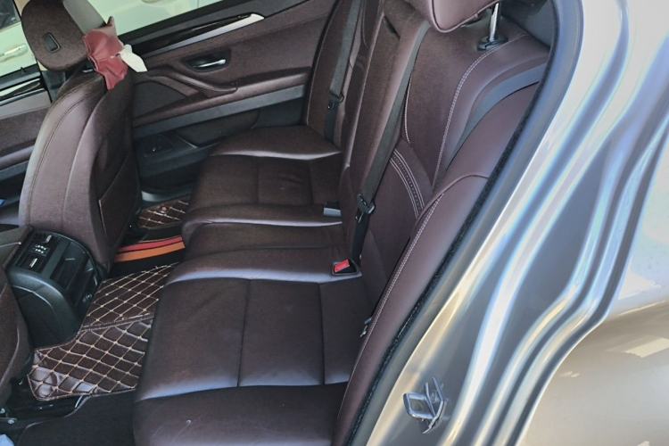 Used BMW 5 Series 2017 525Li Luxury Design Package Left Rear Seat