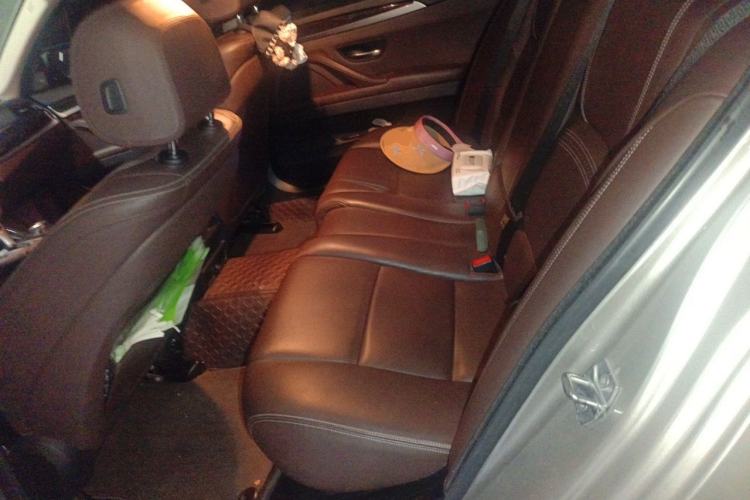 Used BMW 5 Series 2017 525Li Luxury Design Package Left Rear Seat