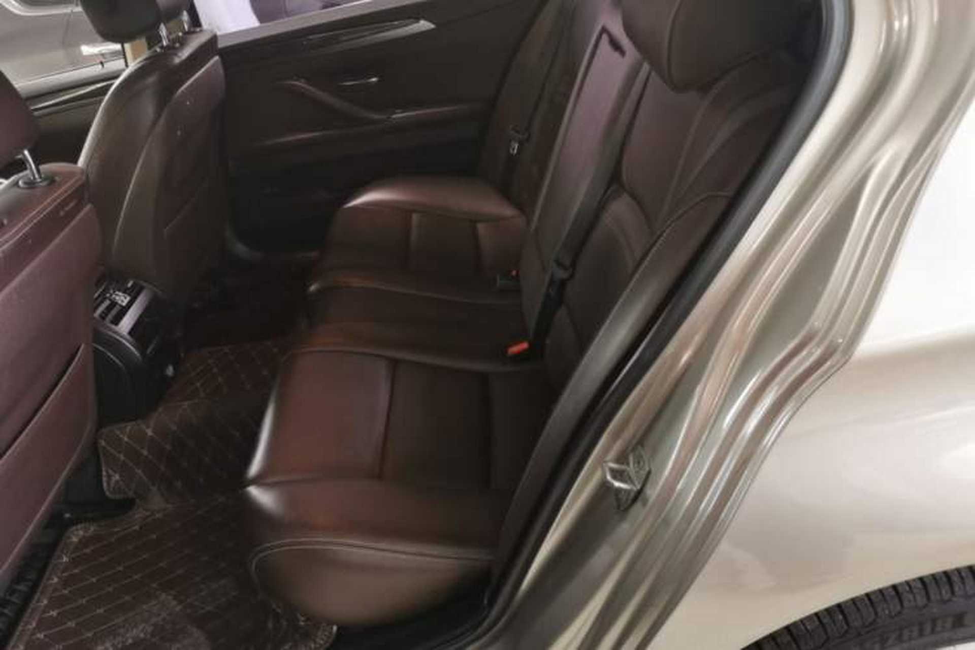 Used BMW 5 Series 2017 525Li Luxury Design Package Left Rear Seat
