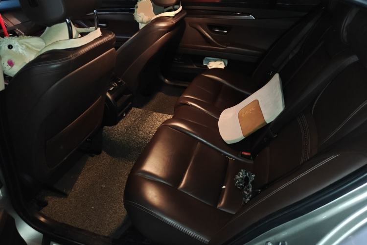 Used BMW 5 Series 2017 525Li Luxury Design Package Left Rear Seat