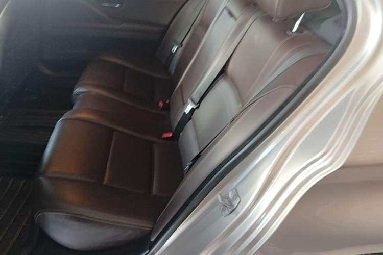 Used BMW 5 Series 2017 525Li Luxury Design Package Left Rear Seat