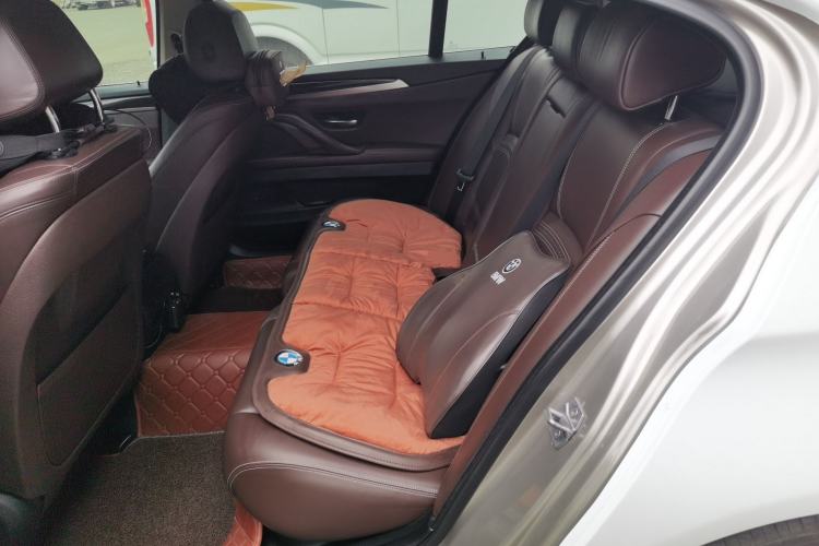 Used BMW 5 Series 2017 525Li Luxury Design Package Left Rear Seat