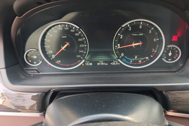 Used BMW 5 Series 2017 525Li Luxury Design Package Odometer Close Up