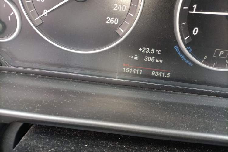 Used BMW 5 Series 2017 520Li Elegant Edition Odometer Close Up