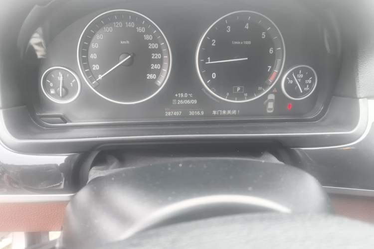 Used BMW 5 Series 2017 520Li Elegant Edition Odometer Close Up