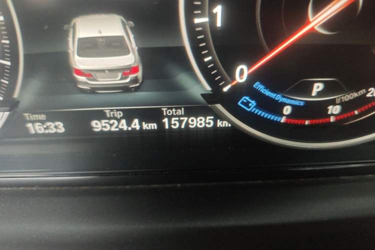 Used BMW 5 Series 2017 525Li Leading Model Odometer Close Up