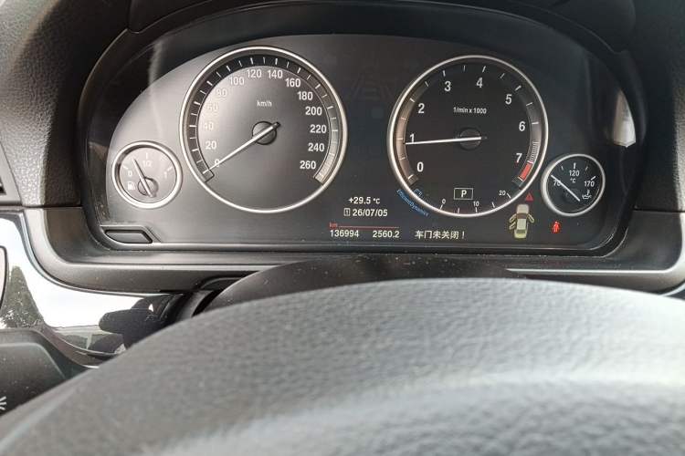 Used BMW 5 Series 2017 520Li Elegant Edition Odometer Close Up