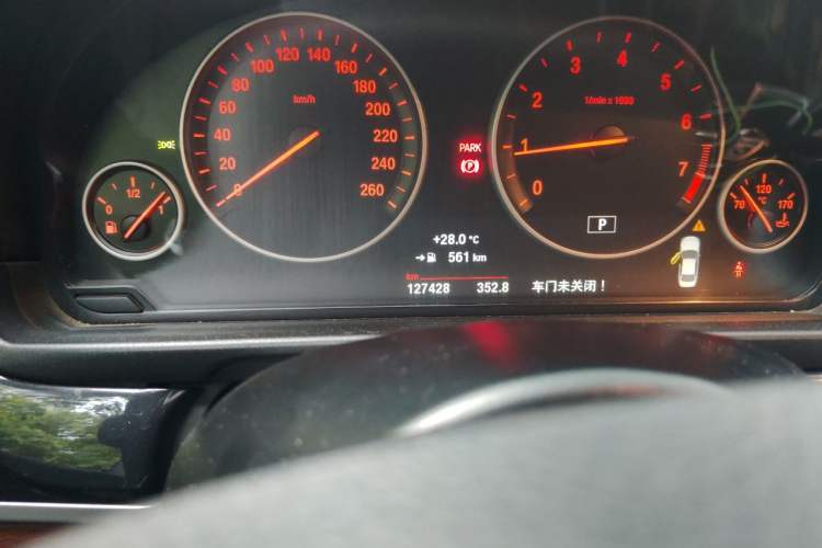 Used BMW 5 Series 2017 520Li Elegant Edition Odometer Close Up