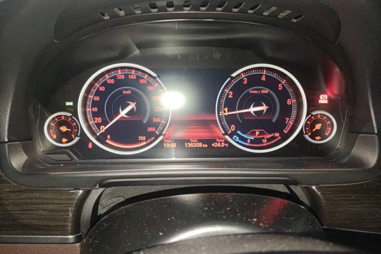 Used BMW 5 Series 2017 525Li Luxury Design Package Odometer Close Up