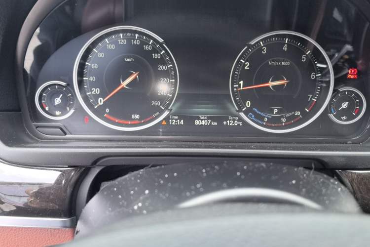Used BMW 5 Series 2017 525Li Leading Model Odometer Close Up