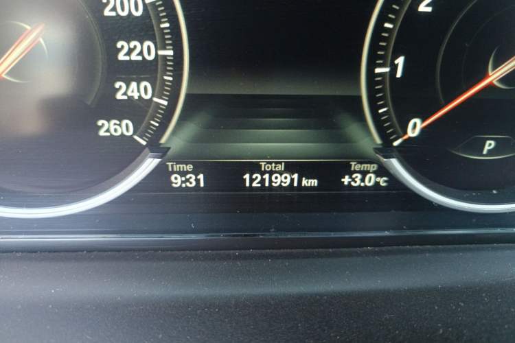 Used BMW 5 Series 2017 525Li Luxury Design Package Odometer Close Up