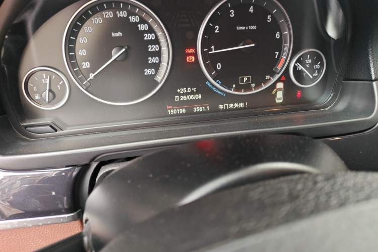 Used BMW 5 Series 2017 520Li Elegant Edition Odometer Close Up