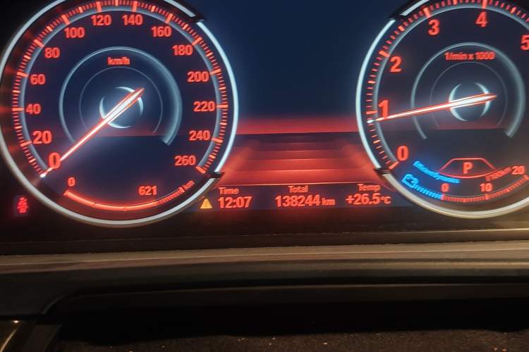 Used BMW 5 Series 2017 525Li Luxury Design Package Odometer Close Up