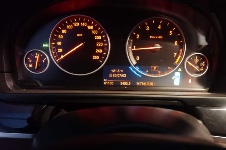 Used BMW 5 Series 2017 520Li Elegant Edition Odometer Close Up