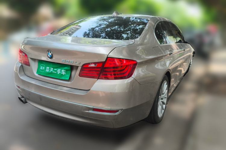 Used BMW 5 Series 2017 525Li Luxury Design Package Rear Right 45 Deg