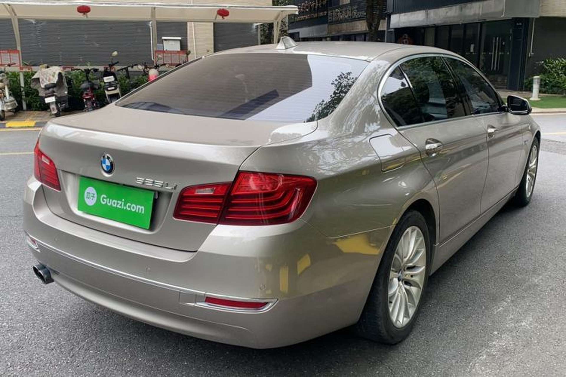 Used BMW 5 Series 2017 525Li Luxury Design Package Rear Right 45 Deg
