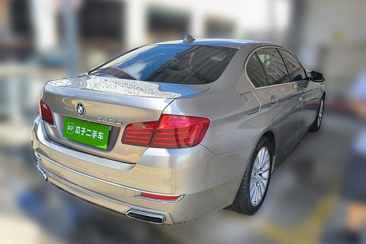 Used BMW 5 Series 2017 525Li Luxury Design Package Rear Right 45 Deg