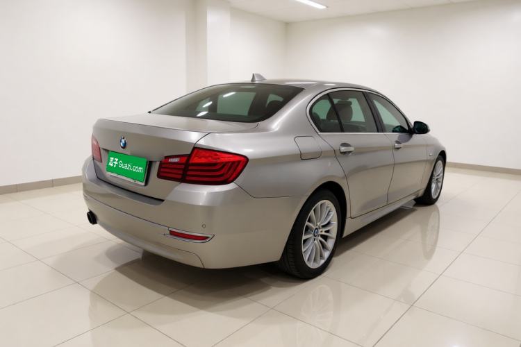 Used BMW 5 Series 2017 525Li Luxury Design Package Rear Right 45 Deg