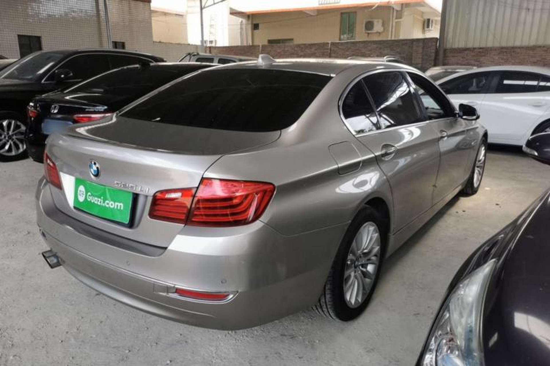Used BMW 5 Series 2017 525Li Luxury Design Package Rear Right 45 Deg