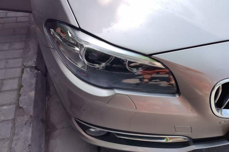 Used BMW 5 Series 2017 525Li Luxury Design Package Right Front Headlight