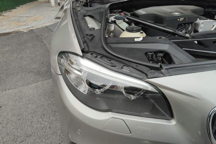 Used BMW 5 Series 2017 525Li Luxury Design Package Right Front Headlight