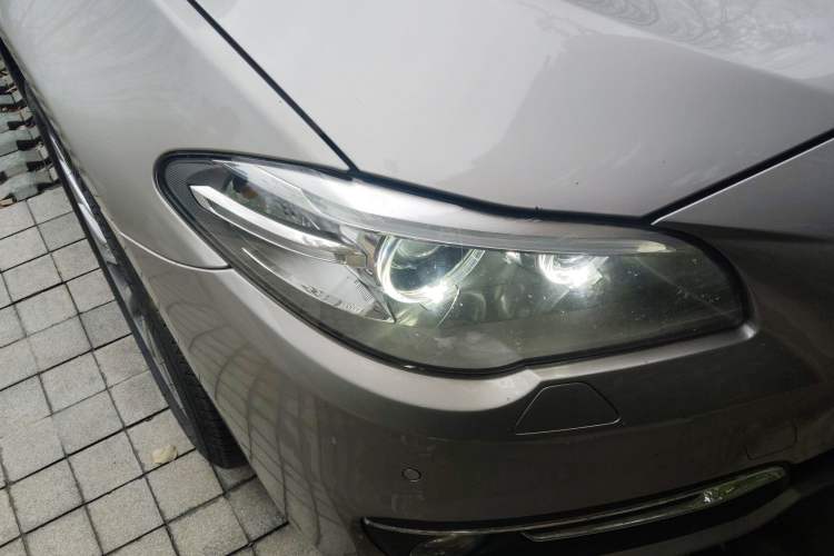 Used BMW 5 Series 2017 525Li Luxury Design Package Right Front Headlight