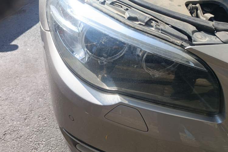Used BMW 5 Series 2017 525Li Luxury Design Package Right Front Headlight